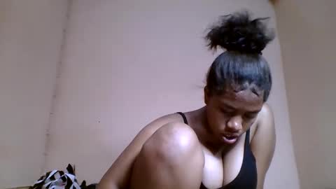 nicelly01 online show from May 18, 4:13 pm