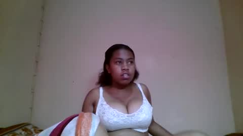 nicelly01 online show from May 20, 6:52 am