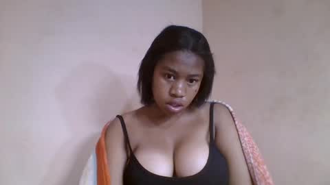 Snapshot of nicelly01 chatting on June 15, 5:42 am nicelly01 online show from June 15, 5:42 am