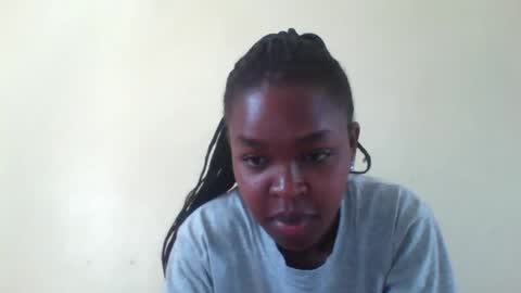 Snapshot of nicemillow chatting on December 5, 8:44 am nicemillow online show from December 5, 8:44 am