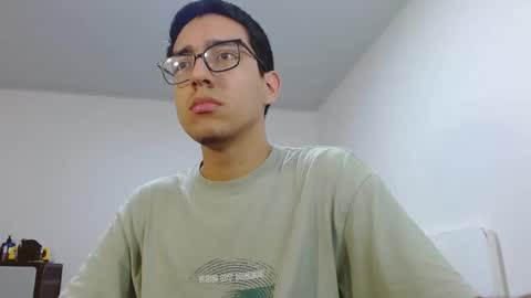 Snapshot of nicholasfinn chatting on March 26, 12:39 am Nick online show from March 26, 12:39 am