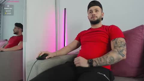 Snapshot of nicholassx chatting on March 1, 5:53 am Nicholassx online show from March 1, 5:53 am