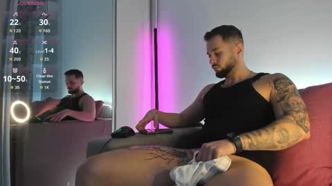 Snapshot of nicholassx chatting on March 21, 3:59 pm Nicholassx online show from March 21, 3:59 pm