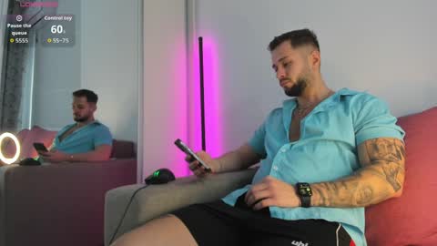 Snapshot of nicholassx chatting on April 4, 2:47 pm Nicholassx online show from April 4, 2:47 pm