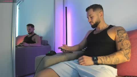 Snapshot of nicholassx chatting on May 12, 1:52 pm Nicholassx online show from May 12, 1:52 pm