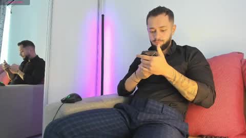 Snapshot of nicholassx chatting on May 13, 8:44 am Nicholassx online show from May 13, 8:44 am
