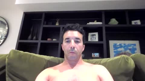 Snapshot of niciboi chatting on July 24, 10:19 pm James online show from July 24, 10:19 pm