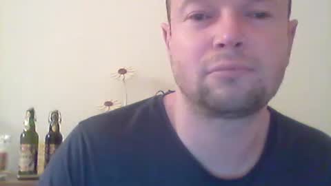 nick1990b online show from February 25, 5:58 pm