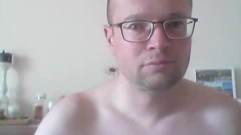Snapshot of nick1990b chatting on April 15, 1:18 pm nick1990b online show from April 15, 1:18 pm