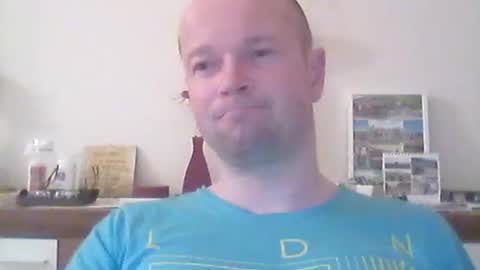 Snapshot of nick1990b chatting on May 7, 6:24 pm nick1990b online show from May 7, 6:24 pm