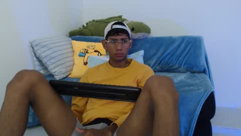 Nick online show from October 31, 1:39 am