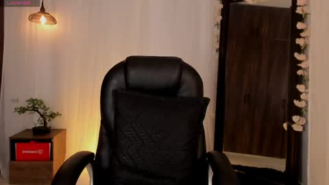 nick fenix online show from May 2, 3:11 am