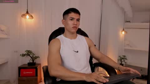 nick fenix online show from May 6, 1:25 am