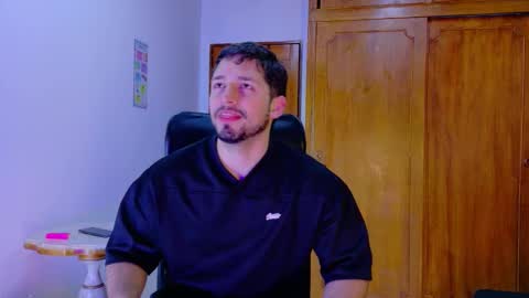 nick_moss_ online show from March 22, 10:40 am