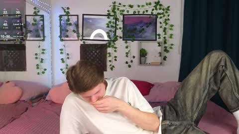 Snapshot of nick_win chatting on December 2, 9:13 am Nick online show from December 2, 9:13 am