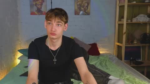 Snapshot of nick_win chatting on December 2, 9:39 pm Nick online show from December 2, 9:39 pm