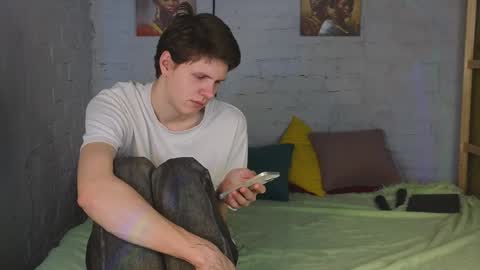 Snapshot of nick_win chatting on December 3, 12:46 am Nick online show from December 3, 12:46 am