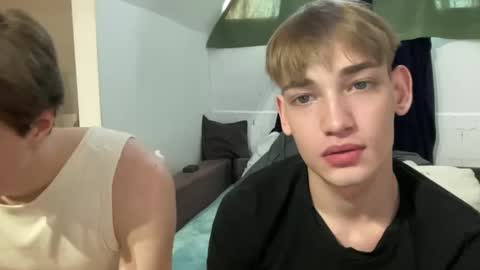Snapshot of nick_win chatting on December 18, 7:47 am Nick online show from December 18, 7:47 am