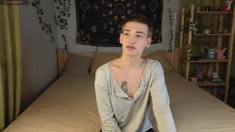 Snapshot of nick_win chatting on October 21, 4:41 pm Nick online show from October 21, 4:41 pm