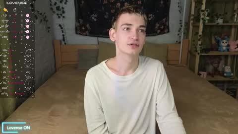 Snapshot of nick_win chatting on October 24, 5:20 pm Nick online show from October 24, 5:20 pm