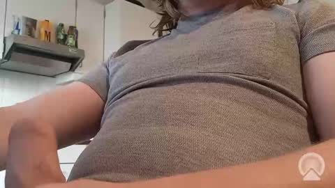 Snapshot of nick_x_b chatting on December 18, 12:33 pm nick_x_b online show from December 18, 12:33 pm
