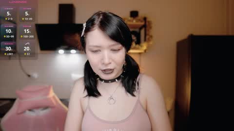 Snapshot of nickari_x chatting on April 5, 5:37 am nickari_x online show from April 5, 5:37 am