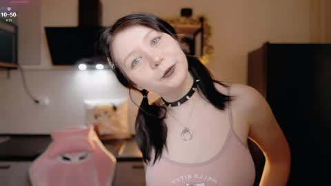 Snapshot of nickari_x chatting on April 10, 5:56 am nickari_x online show from April 10, 5:56 am