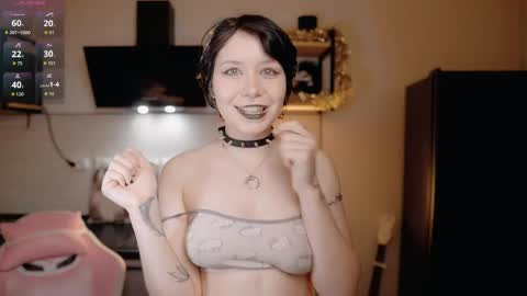 Snapshot of nickari_x chatting on April 18, 5:44 am nickari_x online show from April 18, 5:44 am