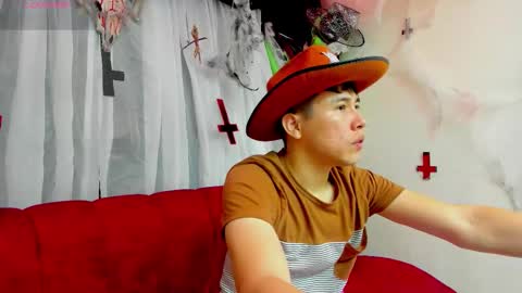 Nickk Wolff online show from October 26, 1:39 pm