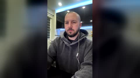 Julian online show from February 16, 11:45 pm