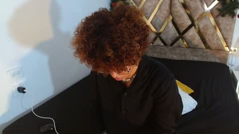 Nickolas Muoz online show from December 18, 6:57 pm
