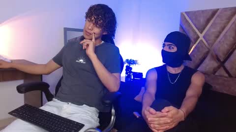 Nickolas Muoz online show from February 23, 1:42 pm