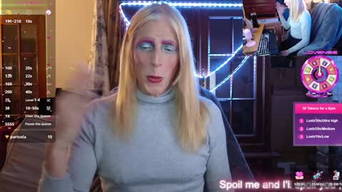 Snapshot of nicktu52 chatting on December 13, 12:20 am nicktuuk online show from December 13, 12:20 am