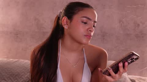 nicky and blake online show from December 3, 3:32 pm