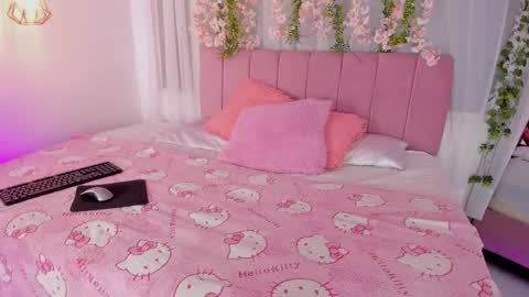 nicky_bonny18 online show from February 3, 11:59 am