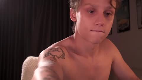 Snapshot of nicky_neal chatting on April 1, 12:55 am Nicky Neal online show from April 1, 12:55 am