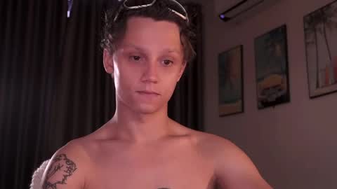 Snapshot of nicky_neal chatting on April 2, 12:08 am Nicky Neal online show from April 2, 12:08 am