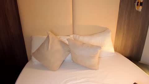 Snapshot of nicky_peyton chatting on February 17, 2:41 am Nicky online show from February 17, 2:41 am