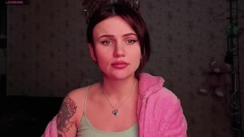 Nicky Weekends online show from February 16, 2:18 am