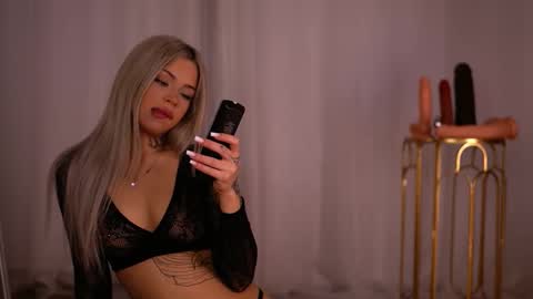 Nicky online show from October 6, 6:05 pm