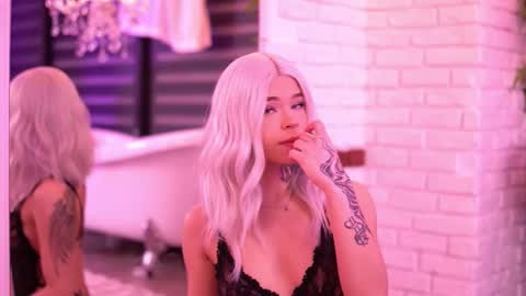 Nicky online show from February 28, 7:15 pm