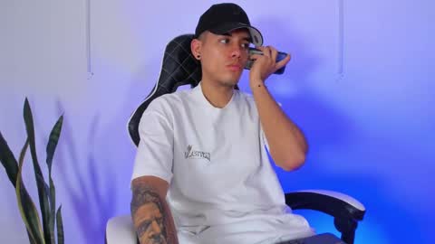 Snapshot of nickyblazze_ chatting on September 23, 1:47 pm Nicky online show from September 23, 1:47 pm