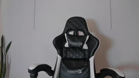 Snapshot of nickyblazze_ chatting on September 27, 2:11 pm Nicky online show from September 27, 2:11 pm