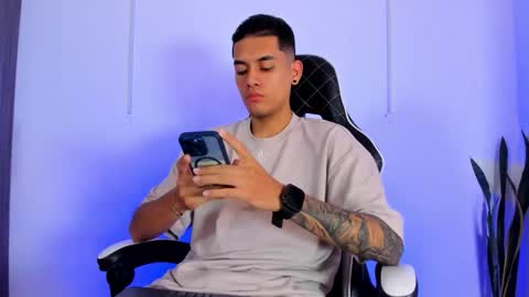 Snapshot of nickyblazze_ chatting on October 2, 12:12 pm Nicky online show from October 2, 12:12 pm