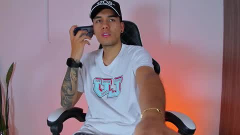 Snapshot of nickyblazze_ chatting on October 10, 12:04 pm Nicky online show from October 10, 12:04 pm