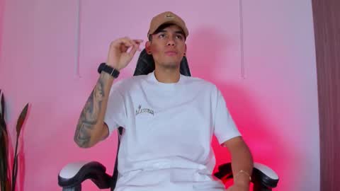 Snapshot of nickyblazze_ chatting on October 11, 12:04 pm Nicky online show from October 11, 12:04 pm