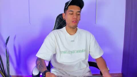 Snapshot of nickyblazze_ chatting on October 13, 12:05 pm Nicky online show from October 13, 12:05 pm