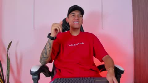 Snapshot of nickyblazze_ chatting on October 14, 1:12 pm Nicky online show from October 14, 1:12 pm