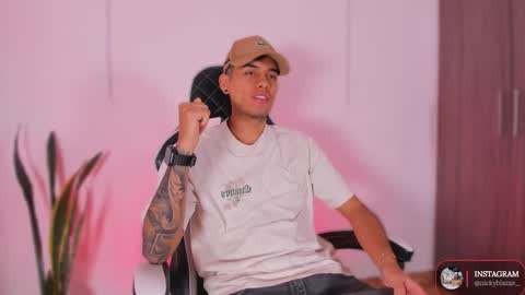 Snapshot of nickyblazze_ chatting on October 23, 12:37 pm Nicky online show from October 23, 12:37 pm