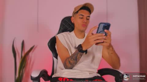 Snapshot of nickyblazze_ chatting on October 25, 12:34 pm Nicky online show from October 25, 12:34 pm